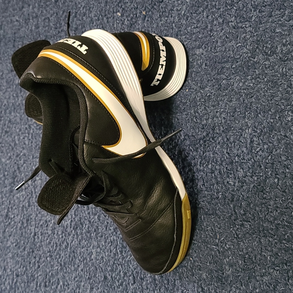 NEW Nike Tiempo X indoor soccer shoes